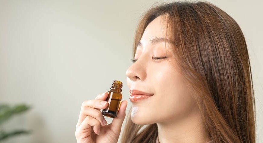 7 Essential Oils for Anxiety That Promote Calm and Relaxation